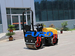 抓住特色打通渠道，全液壓小型壓路機廠家順利發(fā)展